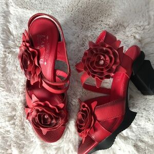 Red leather L’artiste flower sandals size 39